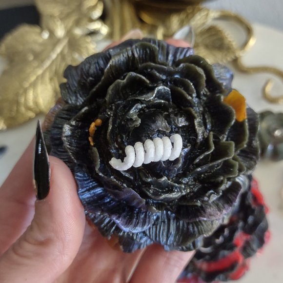 Custom Flower Beeswax Candle Aromatherapy Set w/ Diffuser, Potpourri & Crystal - Picture 8 of 16